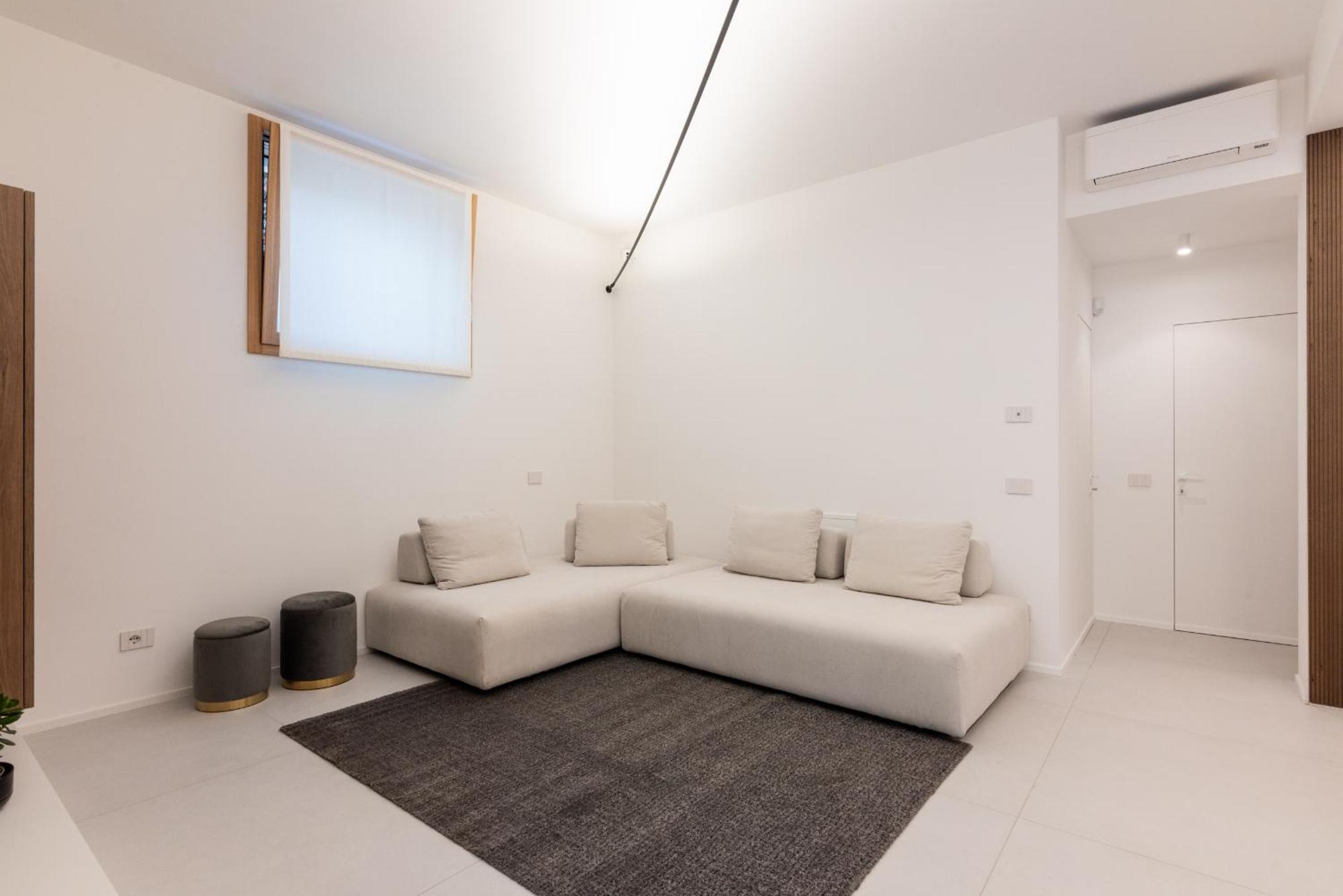 White House Con Posti Auto Apartamento