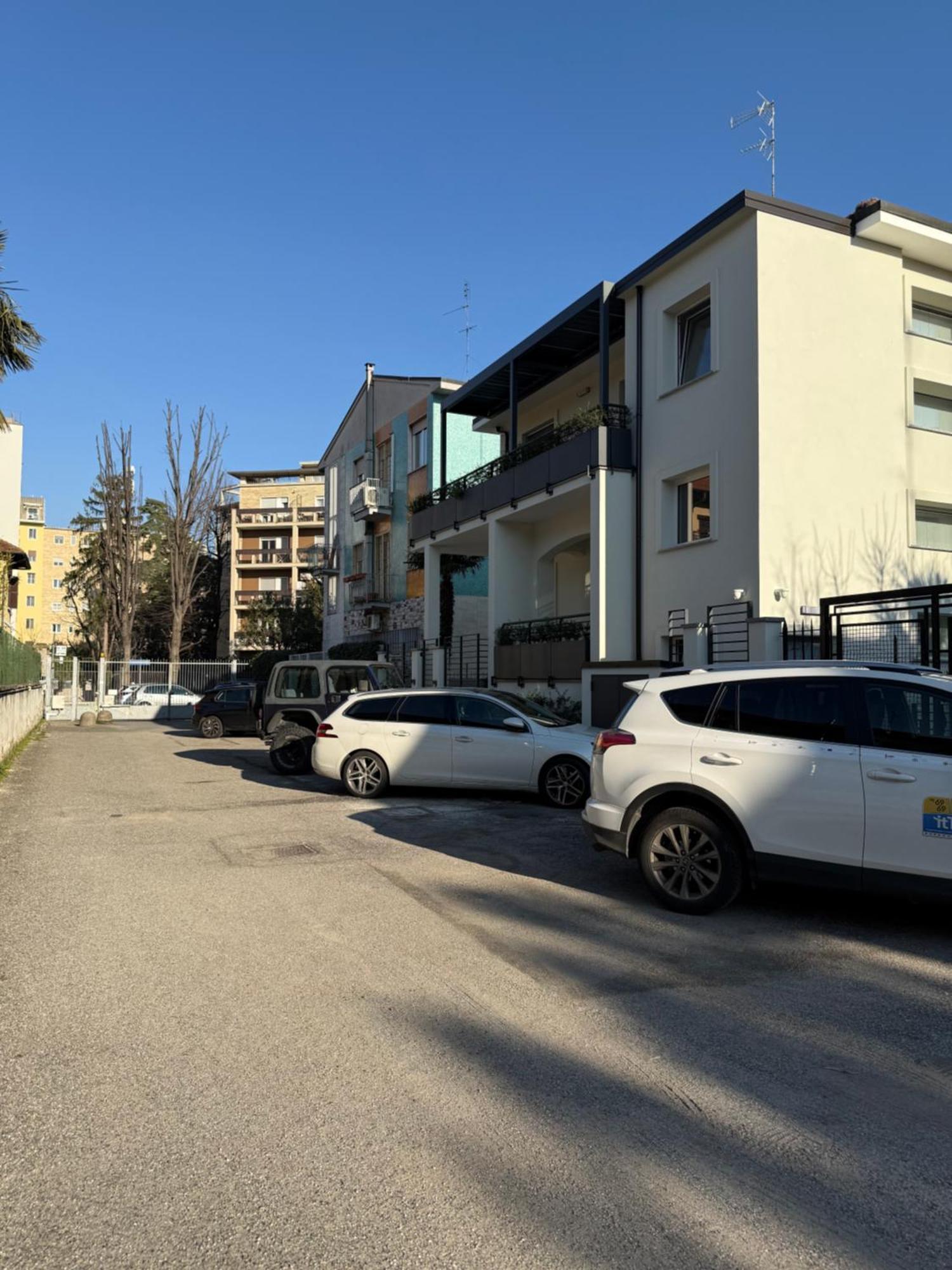 Apartamento White House Con Posti Auto