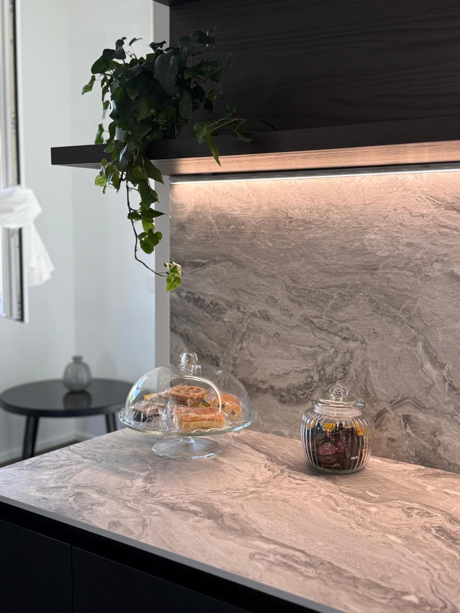 Apartment White House Con Posti Auto *